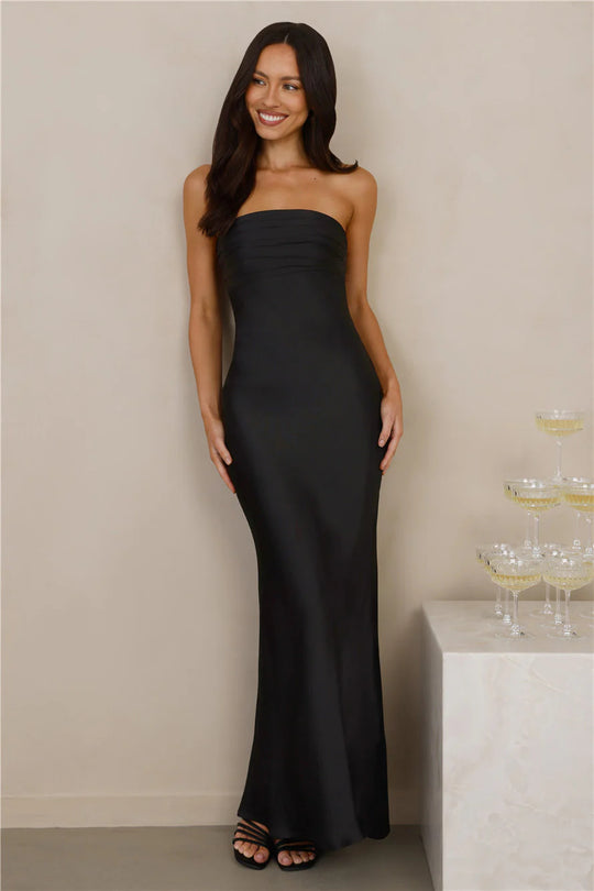 Damen Elegantes trägerloses Maxikleid mit schimmerndem Satin und figurbetontem Schnitt EB