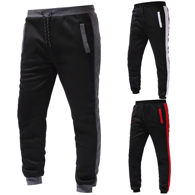 Herren Sportanzug mit Kapuze und seitlichen Taschen EB