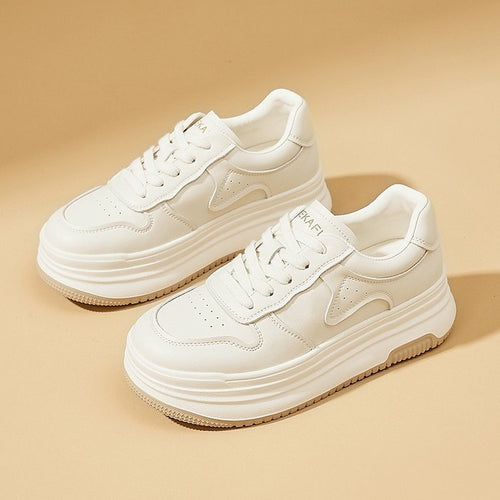 Damen Stylische Plateau-Sneaker mit gepolsterter Sohle und sportlichem Design EB