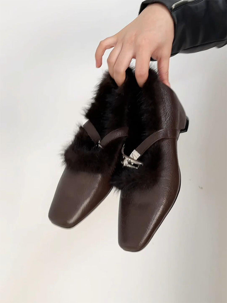 Damen Pantoletten mit luxuriösem Fellbesatz und modernem Design EB
