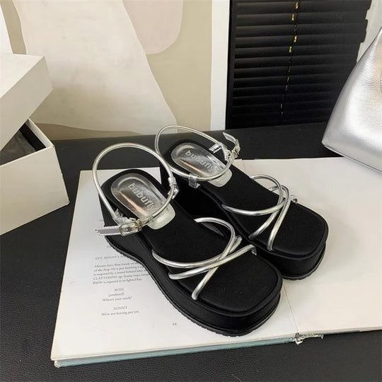 Damen Plattform-Sandalen mit verstellbarem Riemen und elegantem Metallic-Akzent EB