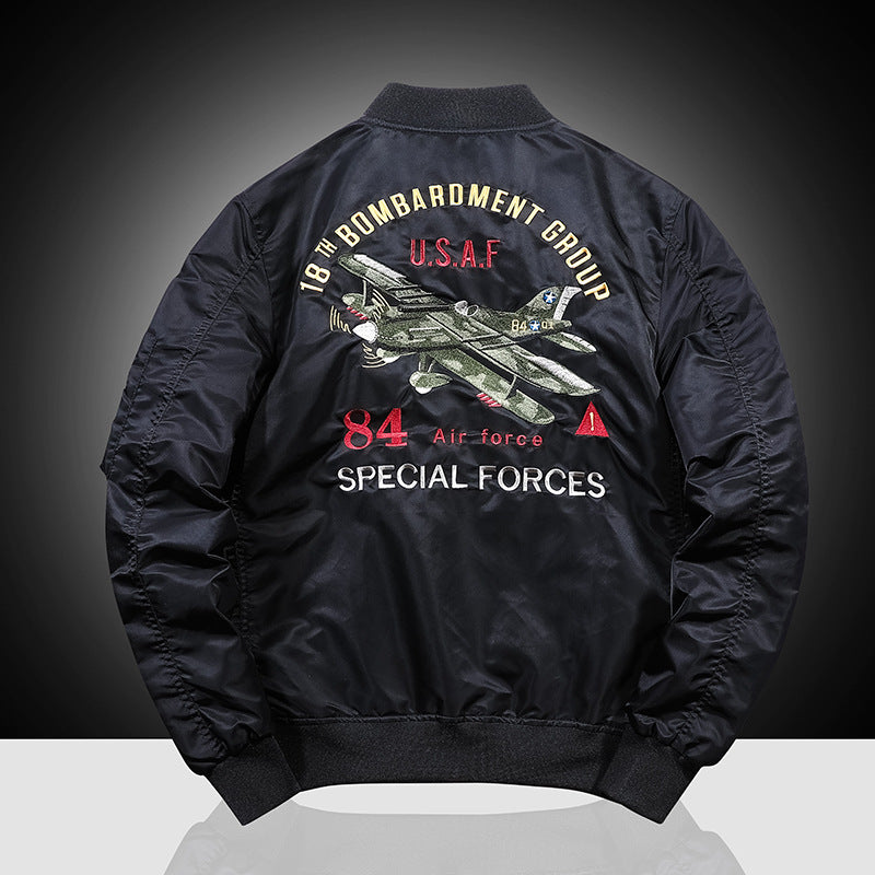 Herren Bomberblouson im Military-Patchstil mit Ärmel-Utilitytasche und geripptem Kragen EB