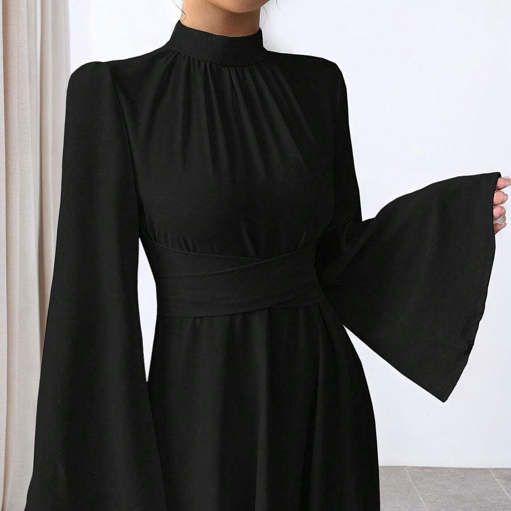 Damen elegantes Maxikleid mit Stehkragen, geraffter Taillenpartie und ausgestelltem A‑Linien‑Rock Eichborn Berlin