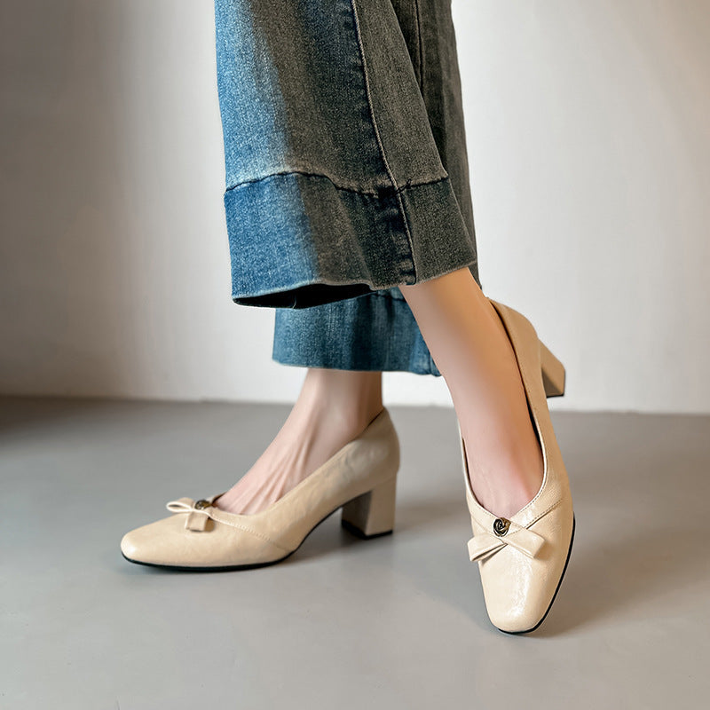 Damen Elegante Pumps mit Dekorativem Schmuckdetail EB