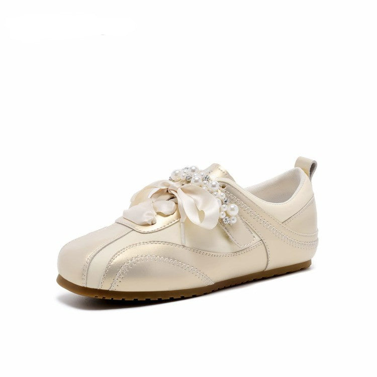 Damen flache Sneakers mit eleganter Perlenschmuck-Applikation EB
