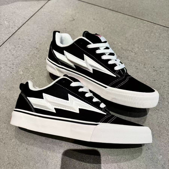 Damen Sportliche Sneakers mit auffällig grafischem Blitzen-Design EB