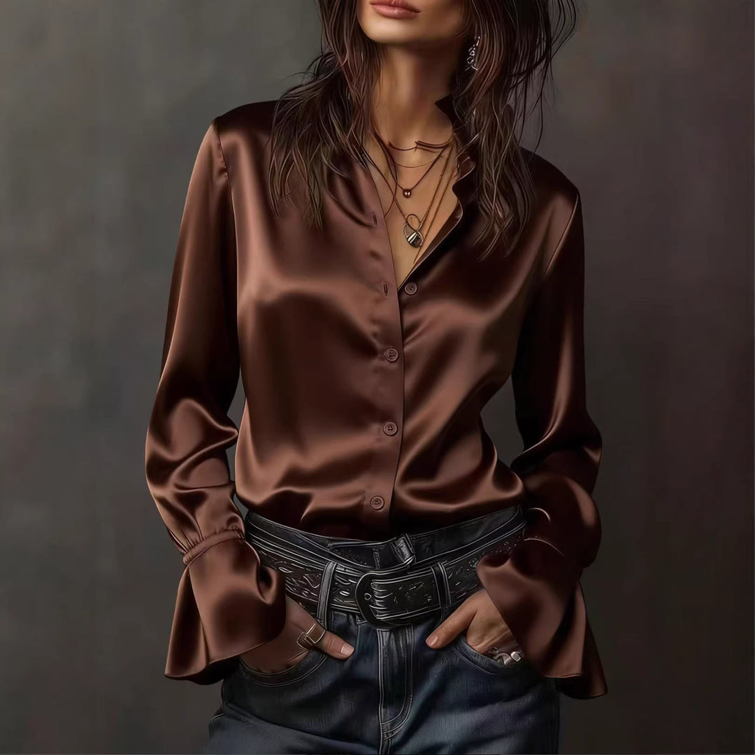 Damen Seidenglänzende Satinbluse mit Stehkragen, Knopfleiste und Volantärmel EB