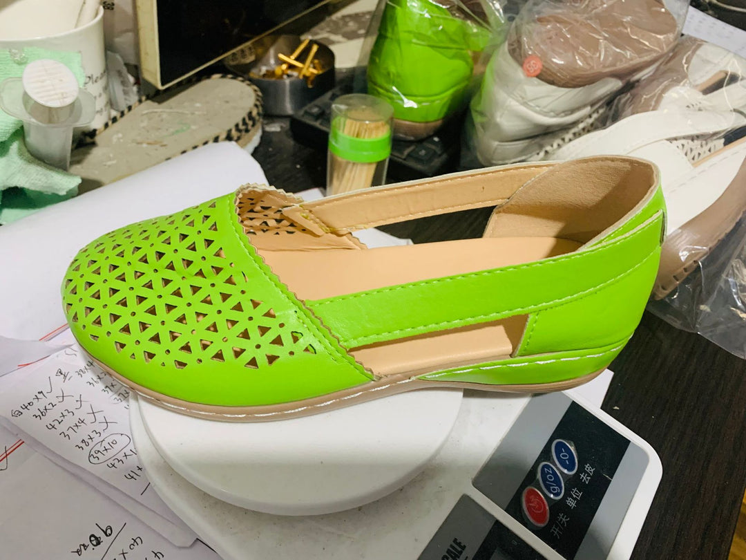 Damen luftige Clogs mit modischen Cut-Outs EB