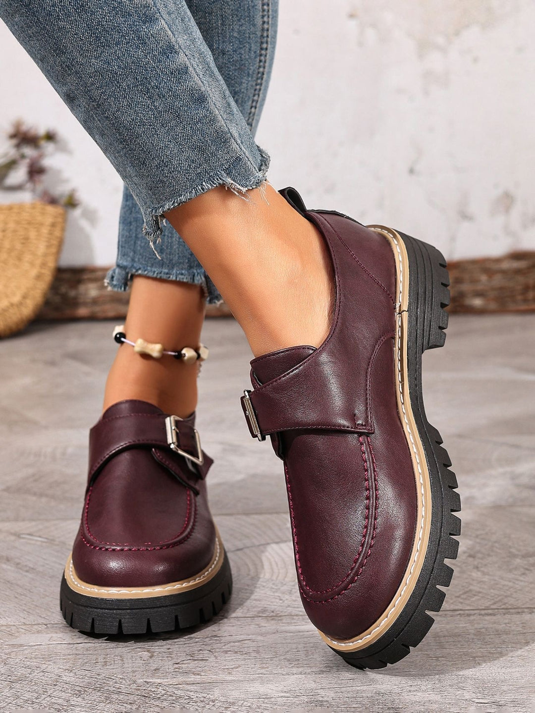 Damen Modische Clogs mit verstellbarem Riemen EB
