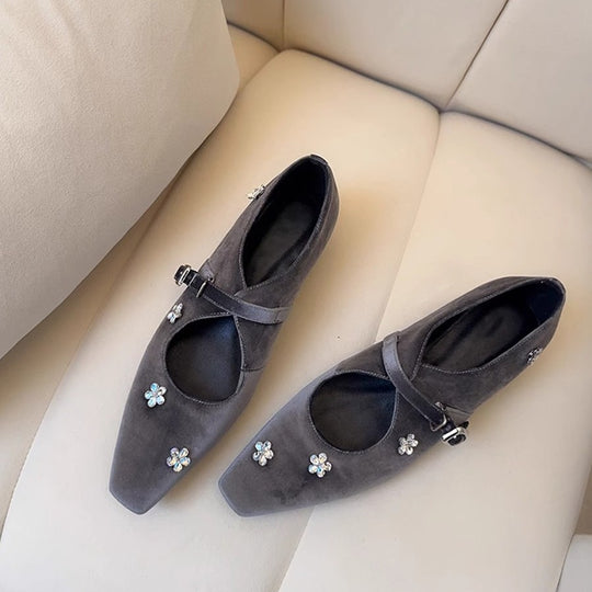 Damen Ballerina-Schuhe mit floralem Schmuckdetail und elegantem Riemendesign EB