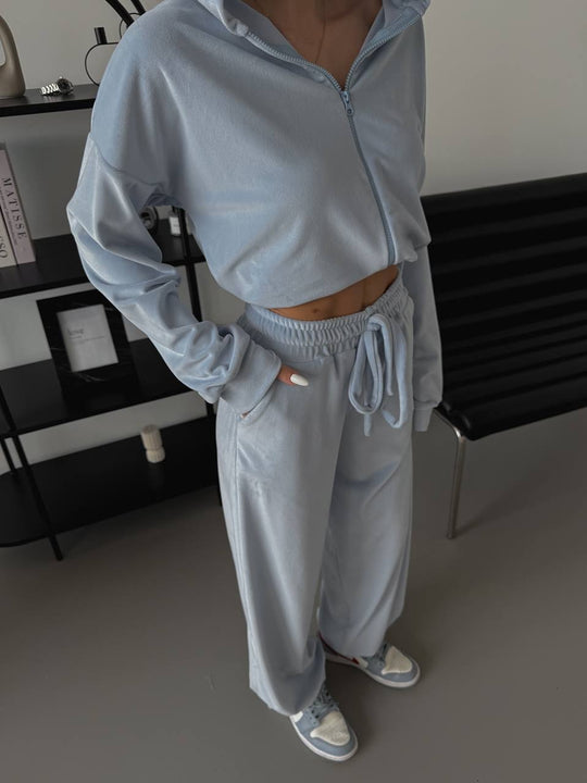 Damen Zweiteiliges Samt-Loungewear-Set mit Cropped-Zipjacke und weiter High-Waist-Sweathose EB