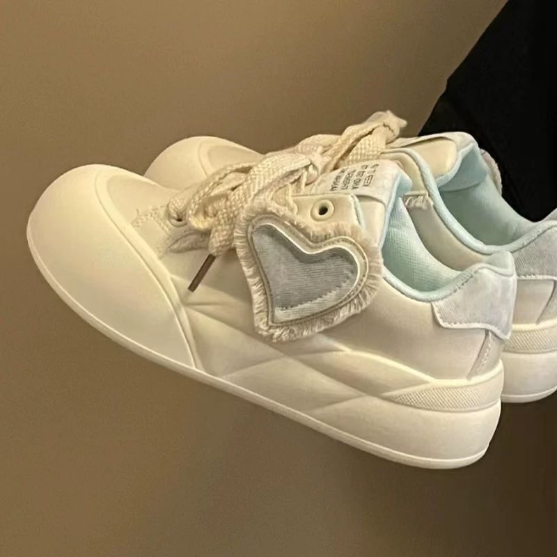 Damen Sneakers mit verspieltem Herz-Design und komfortablem Fußbett EB