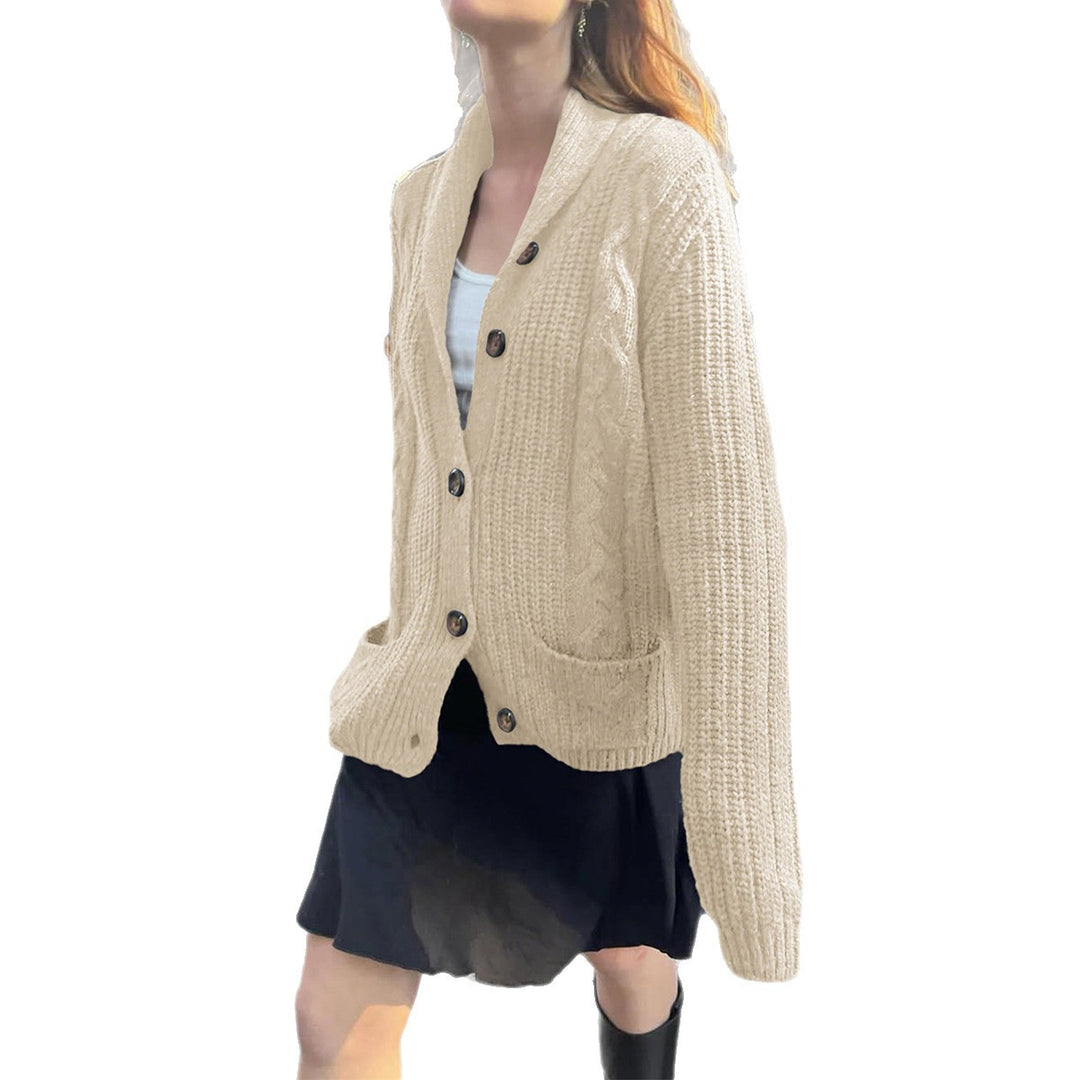 Damen nan Kapuzen-Strickcardigan mit Zopfmuster, Schalkragen und Holzknöpfen EB