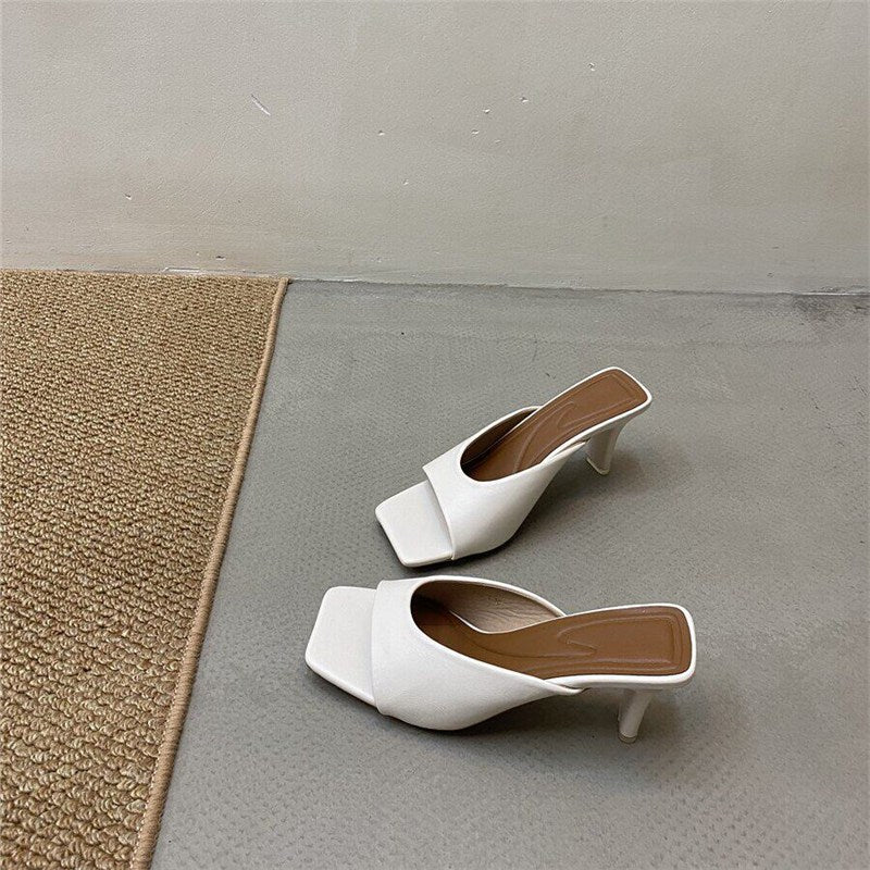 Damen elegante Mules mit geschwungenem Design EB