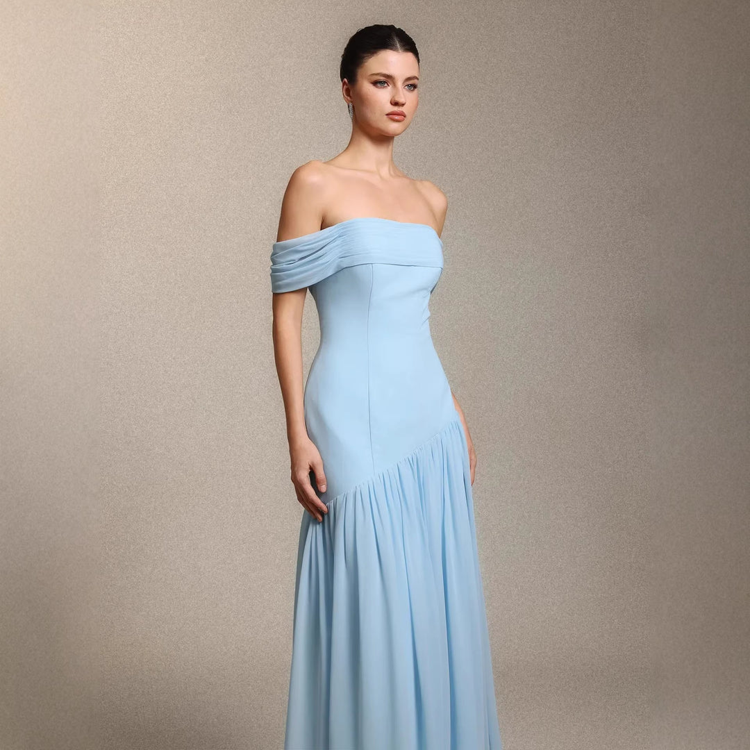 Damen Elegantes schulterfreies Maxikleid mit drapierten Details EB
