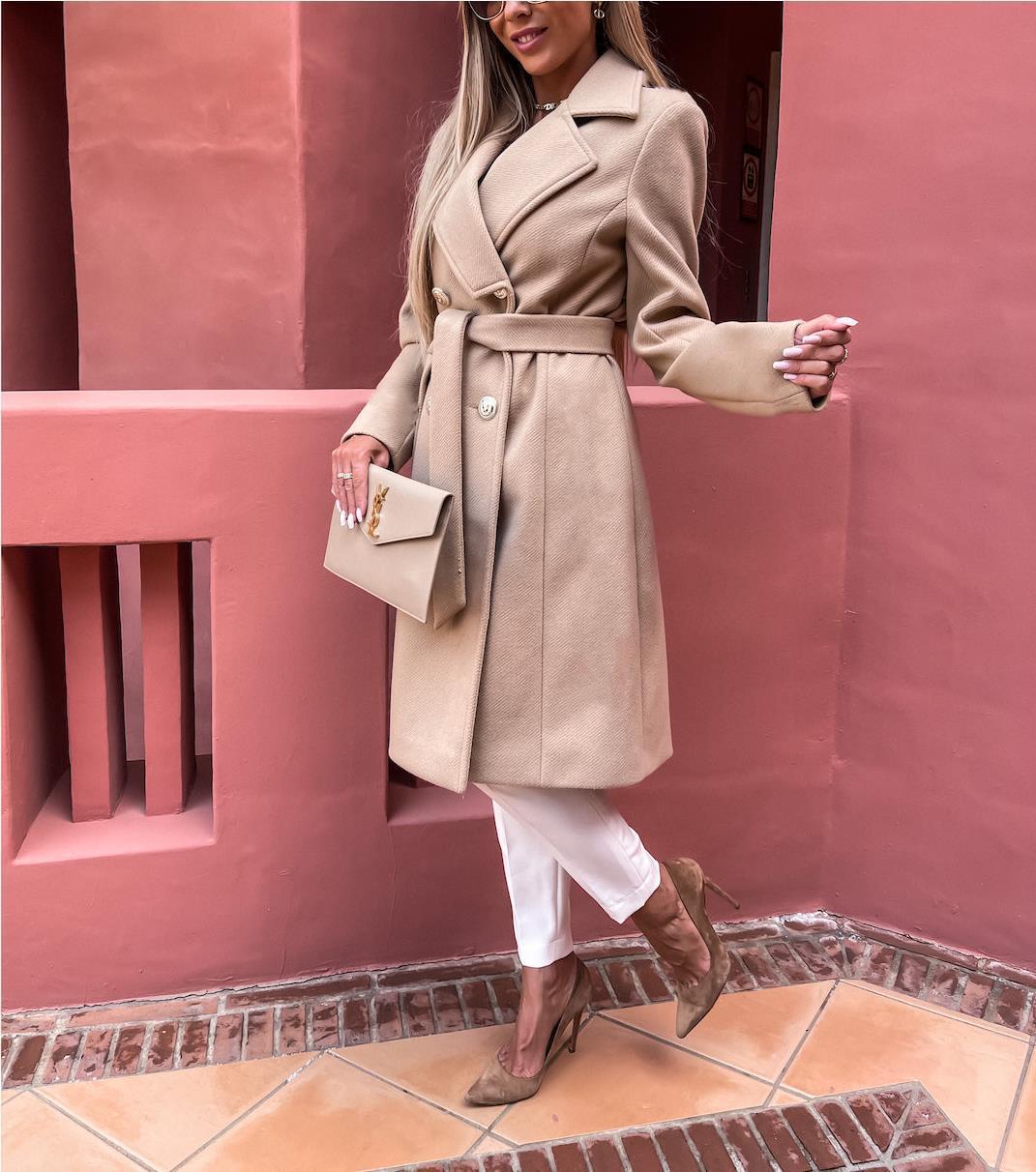 Damen Eleganter Trenchcoat mit tailliertem Schnitt und praktischen Taschen EB