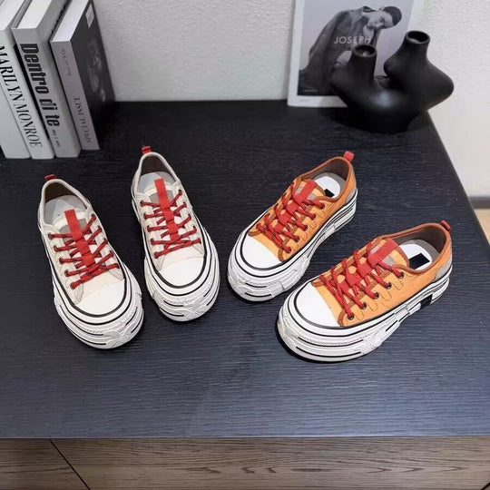 Damen Plattform-Sneaker mit einzigartigem Design und innovativer Schnürung EB
