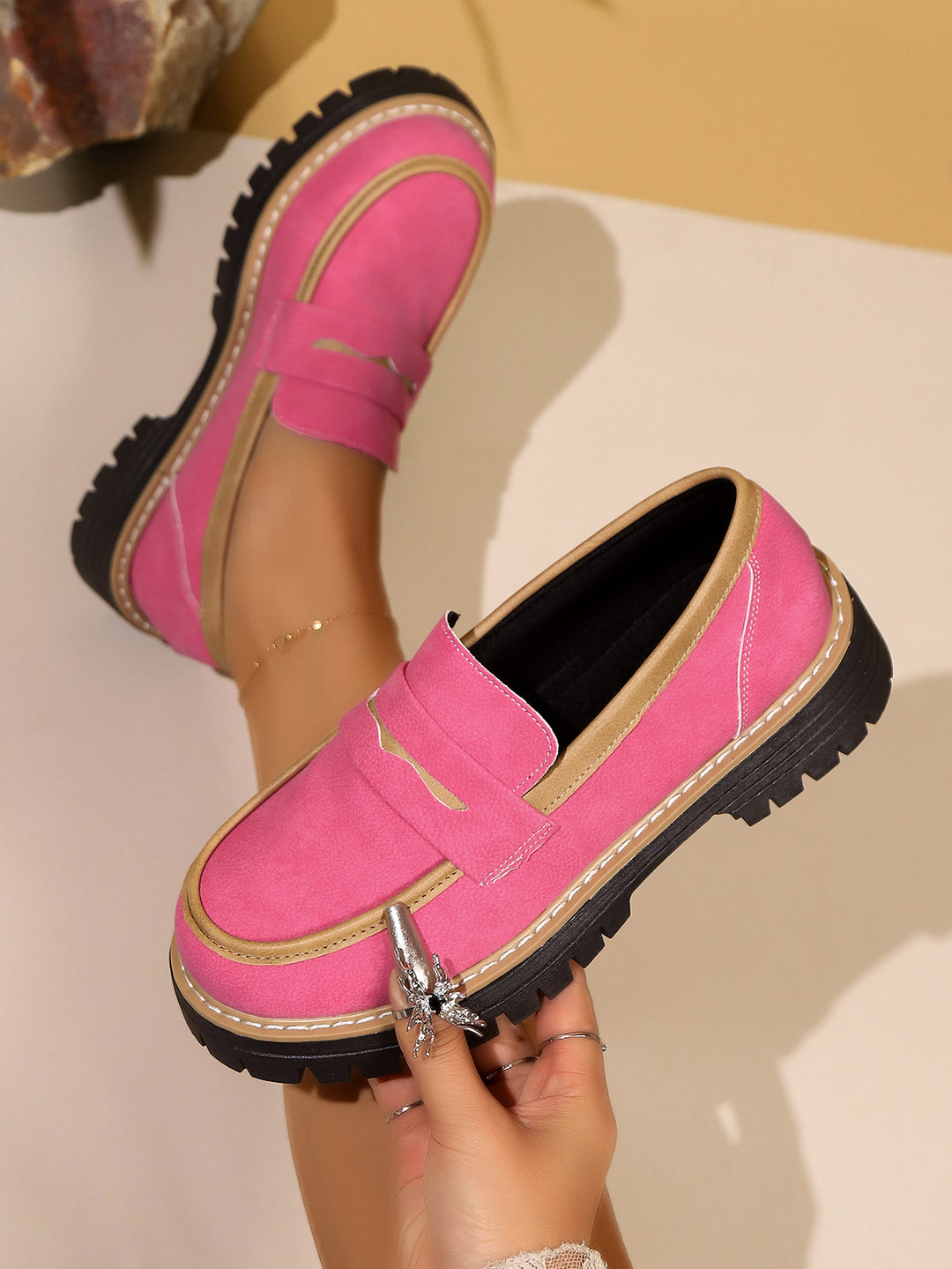 Damen Klassische Loafer mit rutschfester Sohle und glänzendem Finish EB
