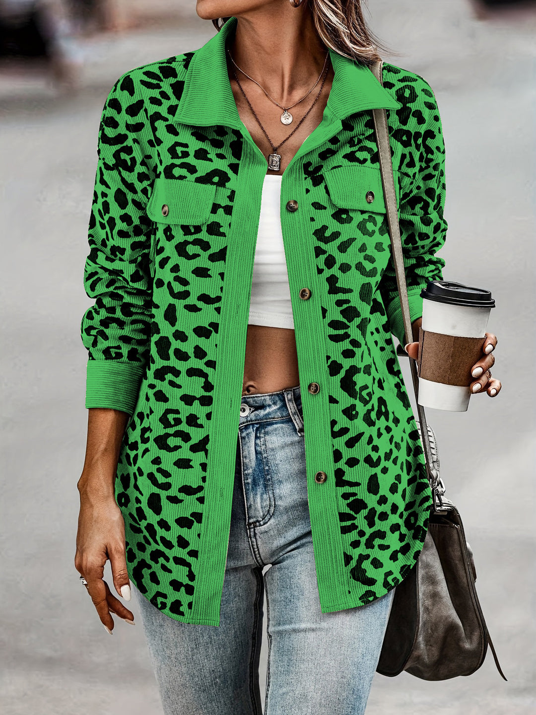 Damen Freizeitjacke mit strukturiertem Leopardenmuster und praktischen Taschen EB