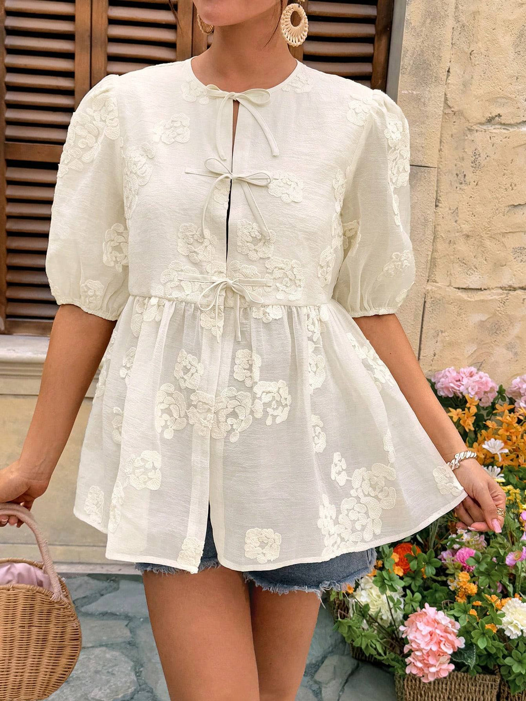 Damen verspieltes Oberteil mit floralen Details EB