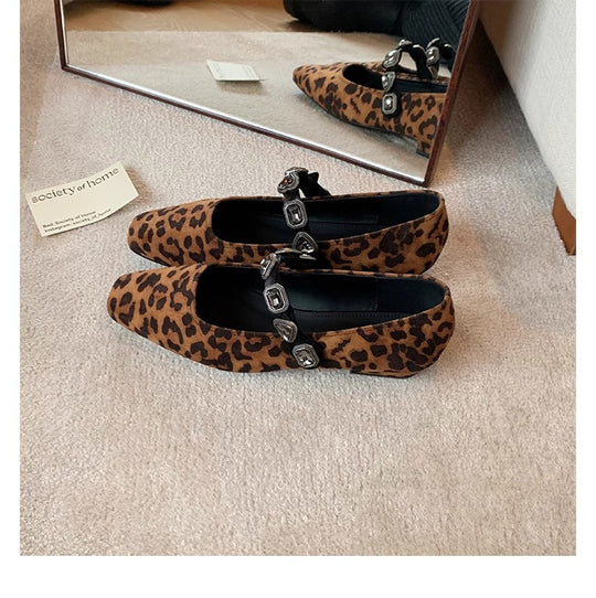 Damen Ballerinas mit modischem Leo-Design und eleganter Schnallenapplikation EB