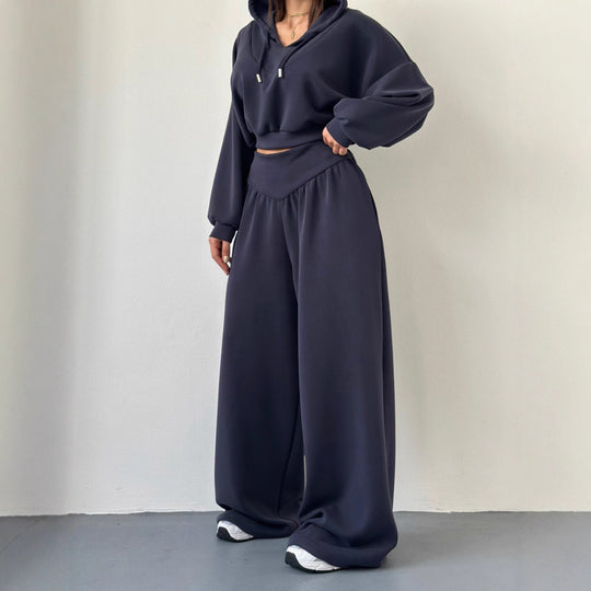 Damen nan luxuriöses Freizeitset Kapuzenpullover mit V-Ausschnittdetail und Culotte mit hoher Taille EB