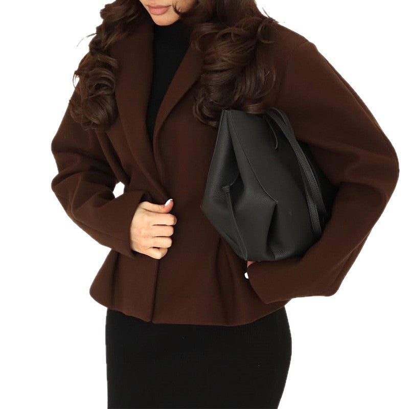 Damen taillierte Blazerjacke mit stylishen Taschen EB
