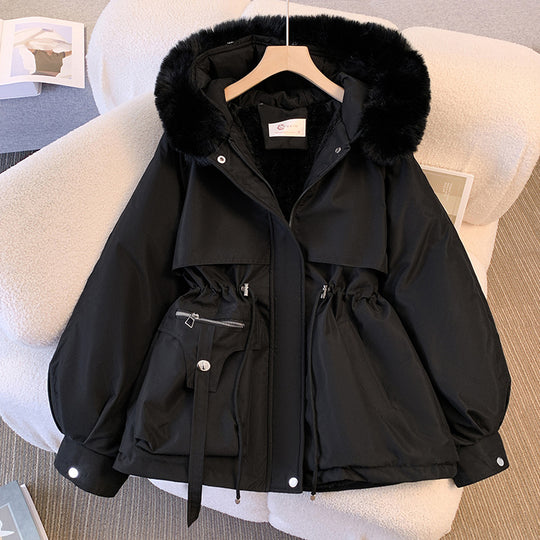 Damen nan kurzer Utility-Parka mit taillierendem Kordelzug, multifunktionalen Außentaschen und voluminöser Kapuzenblende EB