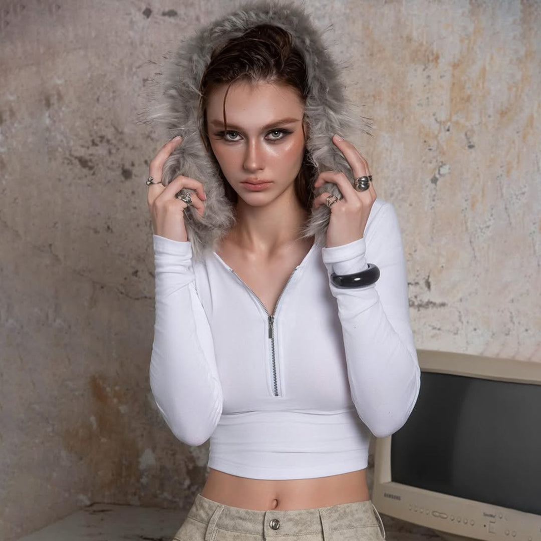 Damen nan kurzes Kapuzen‑Sweatshirt mit Kunstfellbesatz, Reißverschluss und Pompon-Kordeln EB