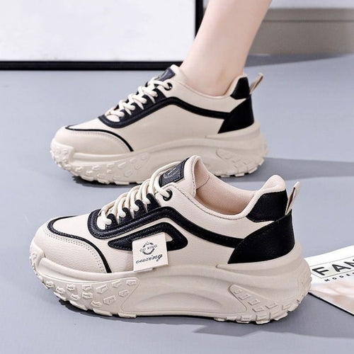 Damen Sportliche Sneakers mit dynamischer Sohle und modernem Design EB