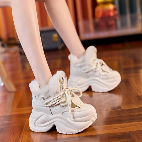 Damen Hochflorige Sneaker mit trendigem Futter und rutschfester Sohle EB