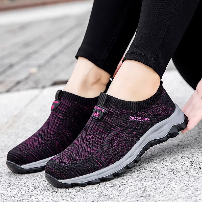 Damen Relaxed Slip-On Sneakers mit atmungsaktivem Strickoberteil und rutschfester Sohle EB