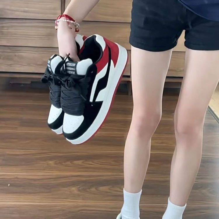 Damen Sportliche Sneakers mit durchgehend gepolsterter Innensohle und rutschfester Sohle EB