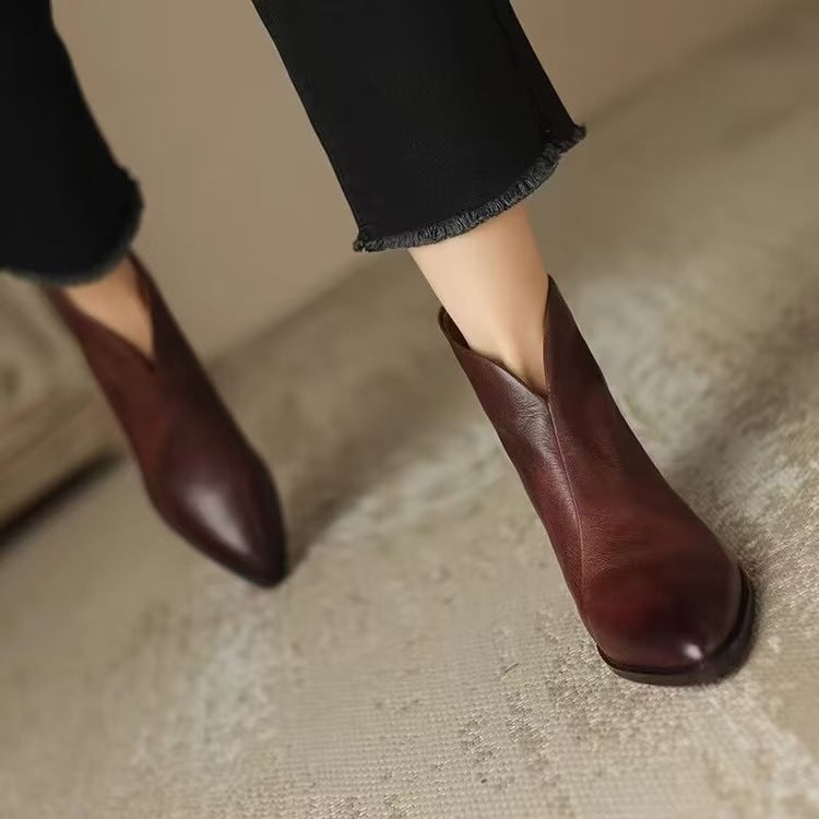 Damen nan spitze Chelsea-inspirierte Stiefelette mit asymmetrischem Schaft und mittelhohem Blockabsatz EB