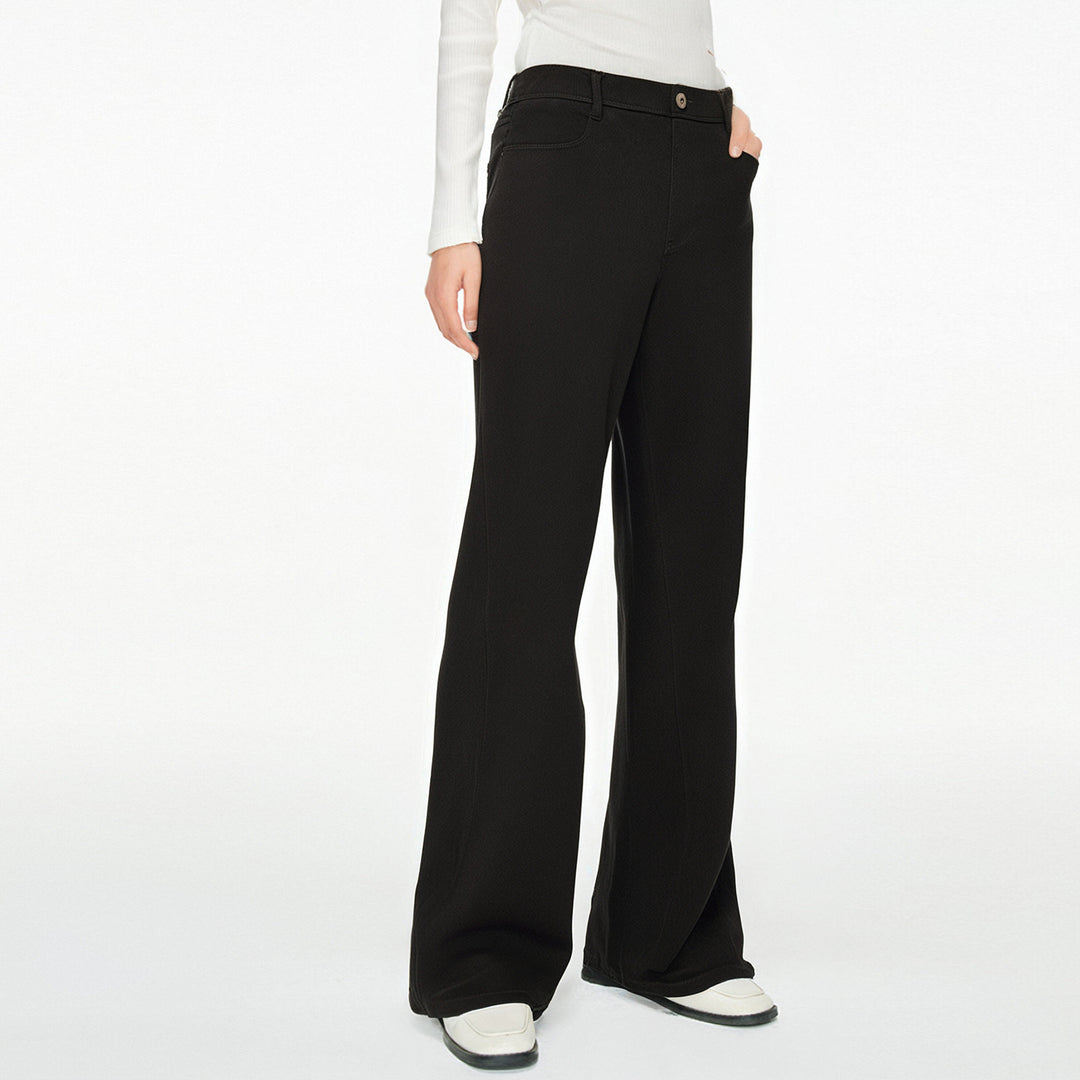 Damen weite Jeanshose mit hohen Bündchen und komfortablem Schnitt EB
