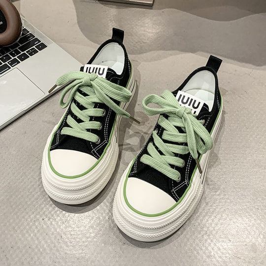 Damen Canvas Sneakers mit kontrastierenden Details und bequemen Schnürsenkeln EB
