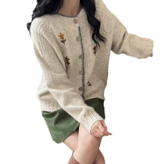 Damen Strickjacke mit floralem Design und hochwertigen Knopfdetails EB