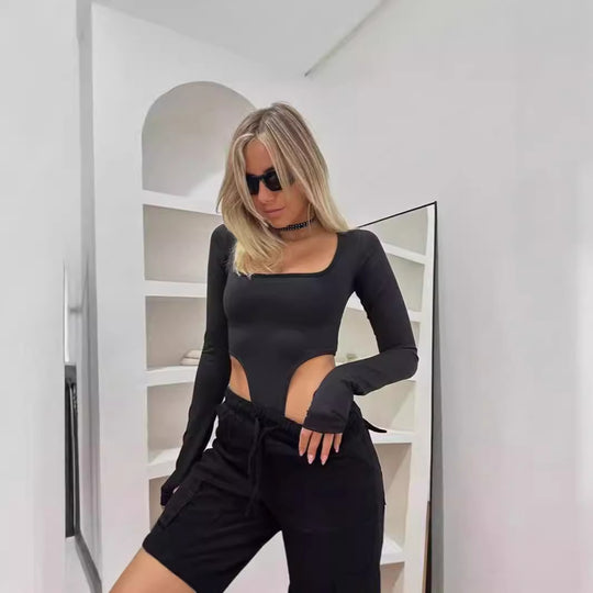 Damen Figurbetontes Bodysuit mit kreativen Cut-Out-Details und langen Ärmeln EB