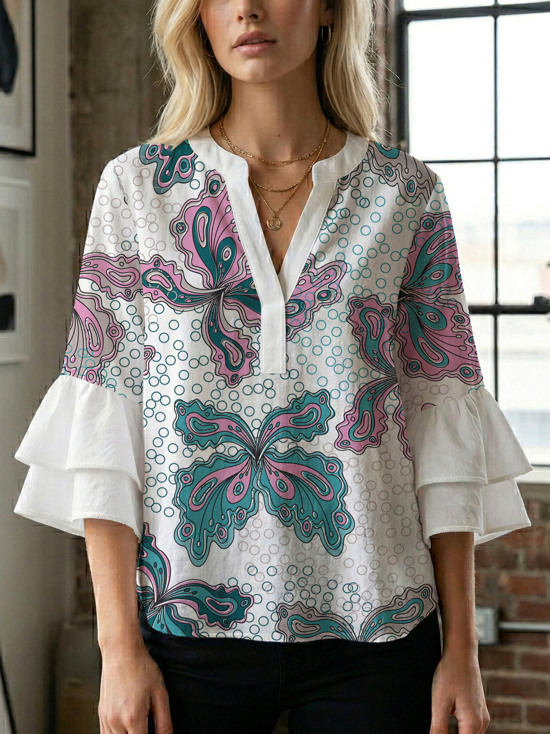Damen Bluse mit voluminösen Rüschenärmeln und kreativem Floraldesign EB