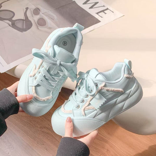 Damen Sportliche Chunky Sneakers mit einzigartigen Design-Elementen EB