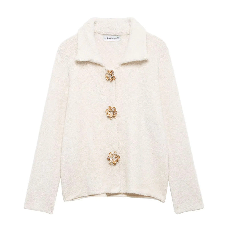 Damen flauschige Strickjacke mit dekorativen Blumenknöpfen EB