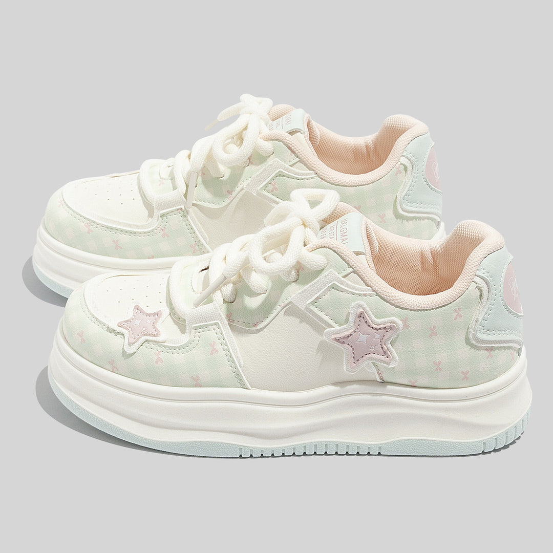 Damen Sportliche Sneakers mit verspieltem Sternen-Motiv und atmungsaktiver Oberflächenstruktur EB