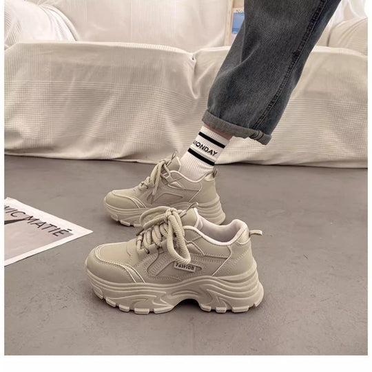 Damen Sportliche Sneakers mit robustem Profil und bequemer Dämpfung EB