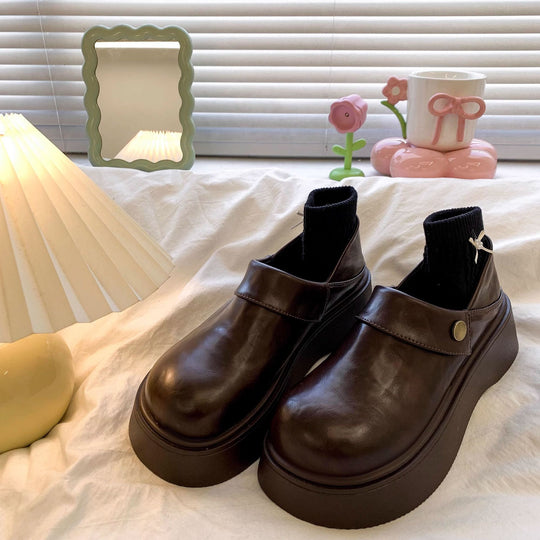 Damen Modische Clogs mit rutschfester Sohle und verspieltem Design EB