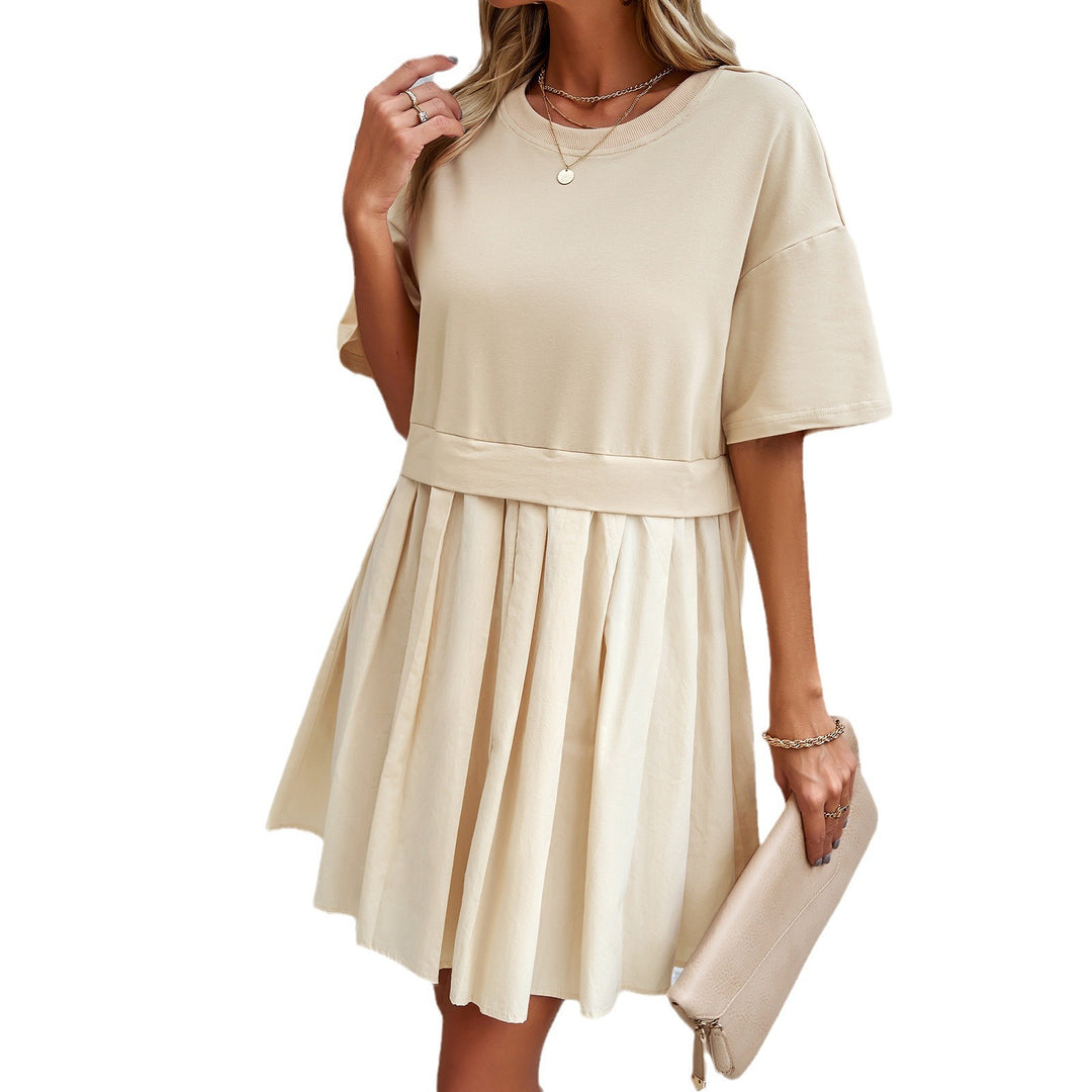 Damen Freizeitkleid mit einem eleganten, plissierten Rock EB