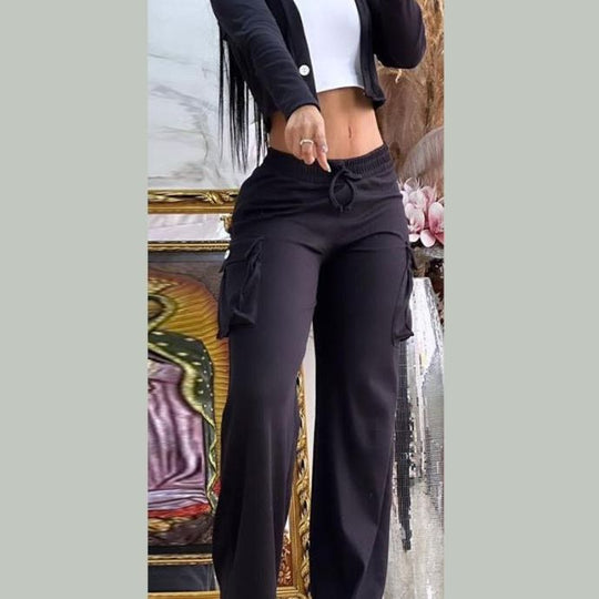 Damen Lounge-Set mit weicher Cargo-Sweathose mit weitem Bein und Cropped-Cardigan EB