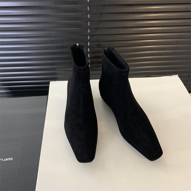 Damen modische Ankle Boots aus feinem Wildleder mit spitzem Schnitt und leichter Keilsohle EB