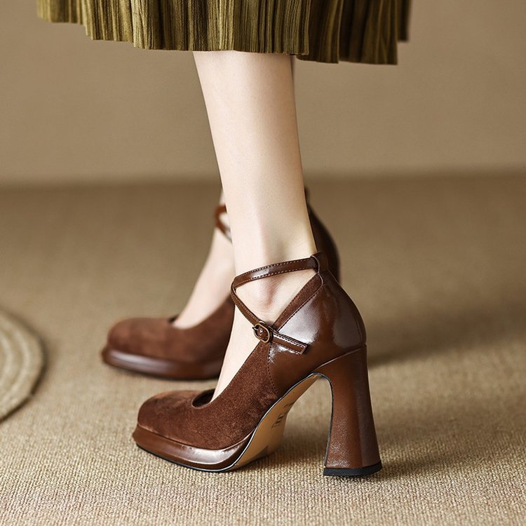 Damen elegante High-Heel-Pumps mit modischem Riemchen EB