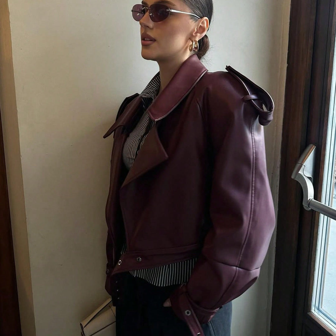Damen modische kurze jacke im urbanen Stil mit Schulterdetails EB