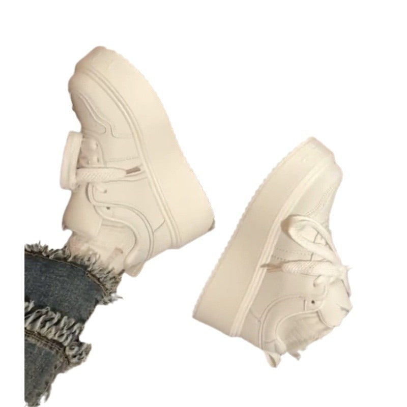 Damen Chunky Sneakers mit stabiler Plateau-Sohle und atmungsaktivem Obermaterial EB